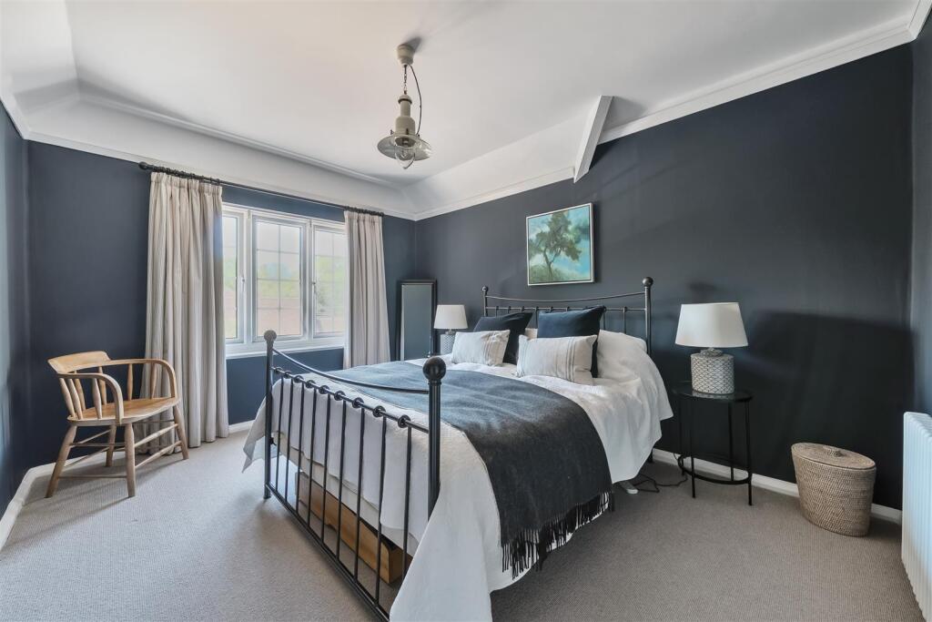4th Bedroom (2)