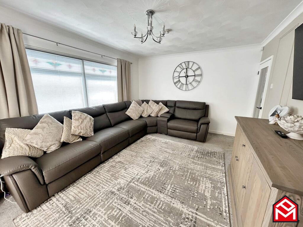 Sitting Room / Optional Bedroom 4