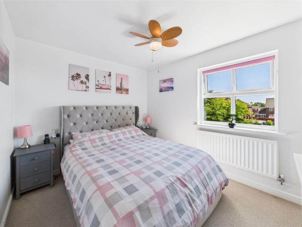 Bedroom: