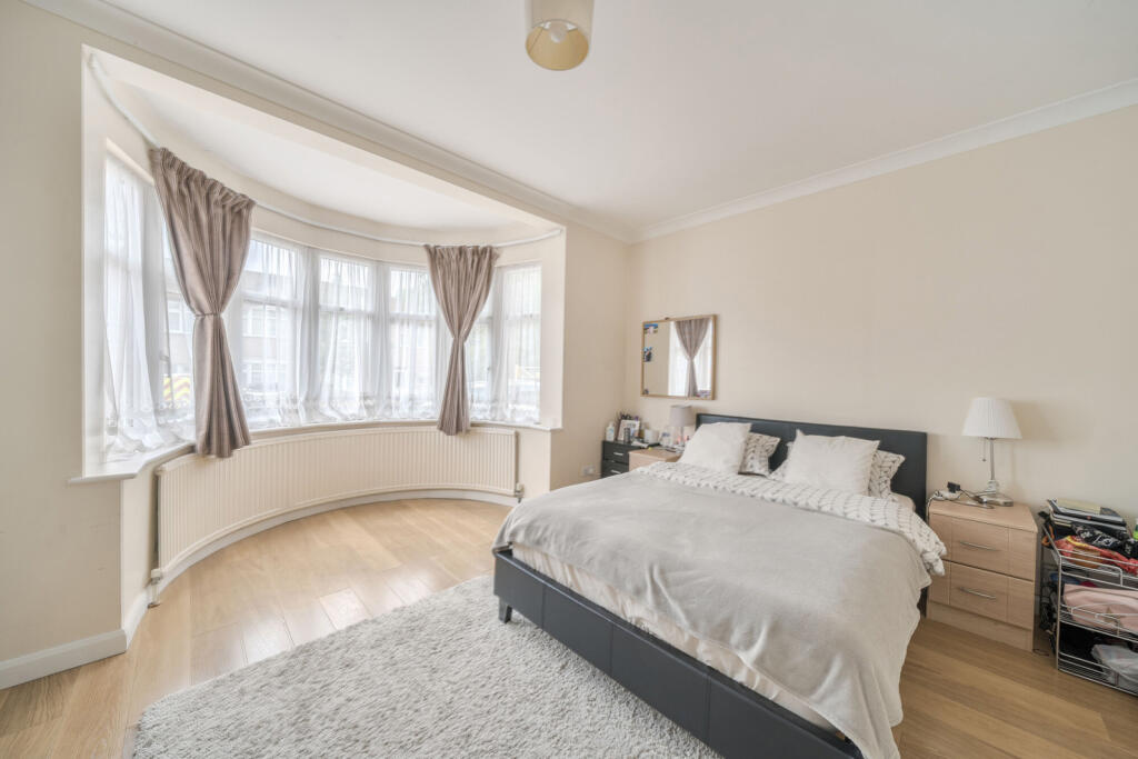 1298265-10-682da4...