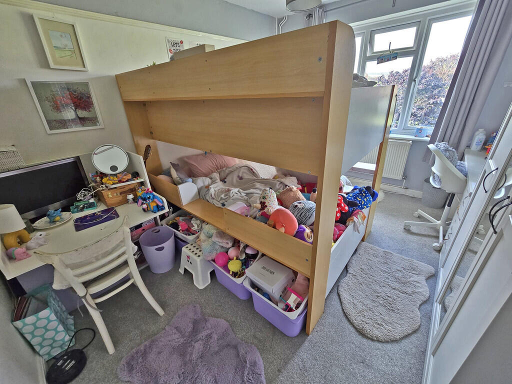 Second bedroom (1...