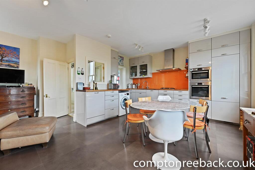 Kitchen / Dining Area