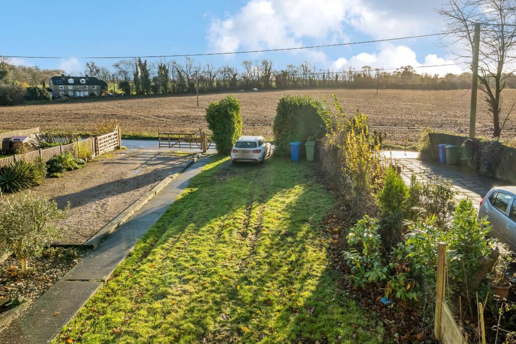 Front Garden/Driveway (1)