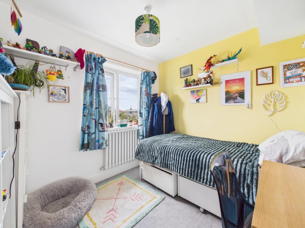 CAM02195G0-PR0069-STILL037