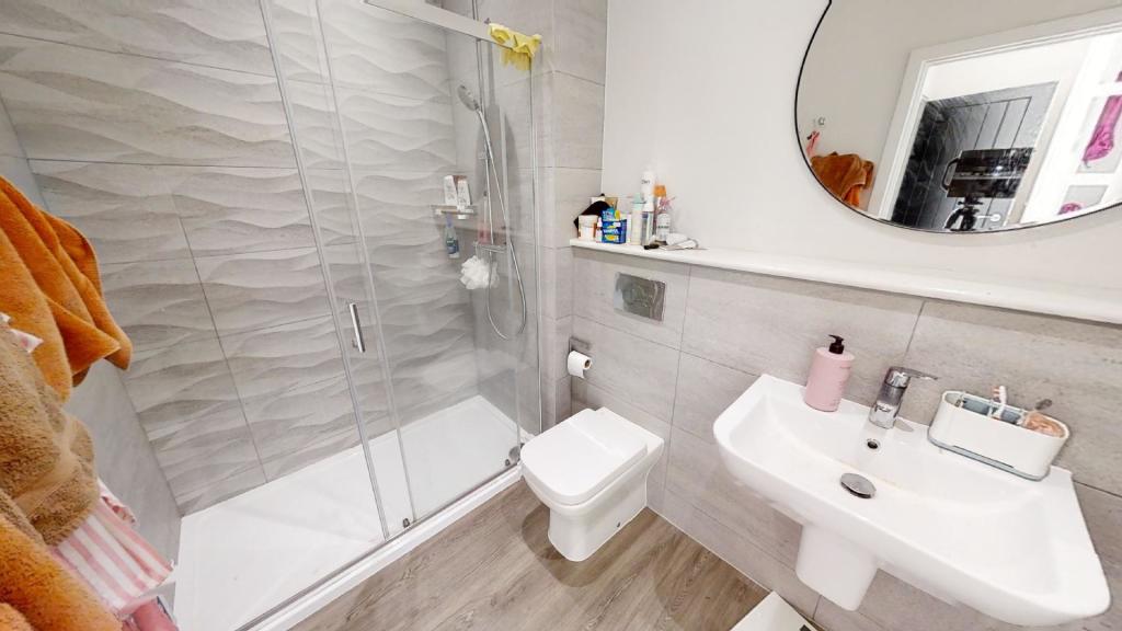 en suite to bed 2