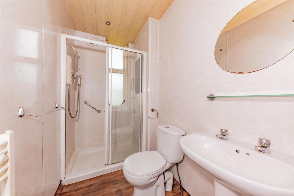 GR 17 Caird Avenue Dundee-6.JPG