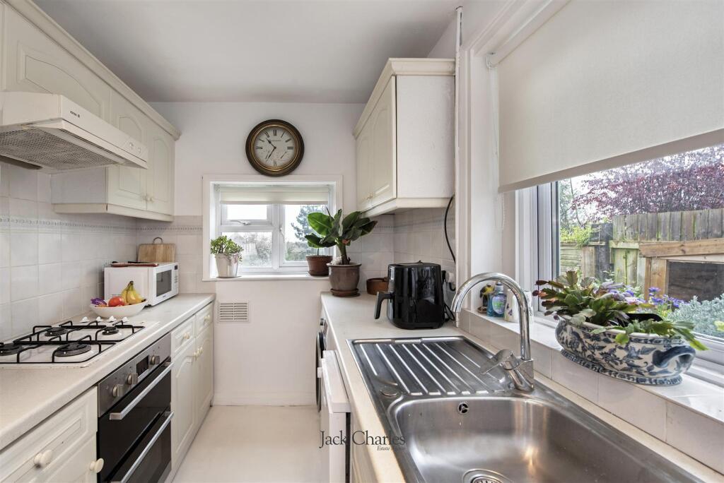 2 Alderbrook Cottages, Stone Cross Rd, TN6 3DF 007