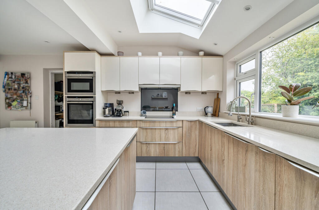 1303031-22-6841d5...