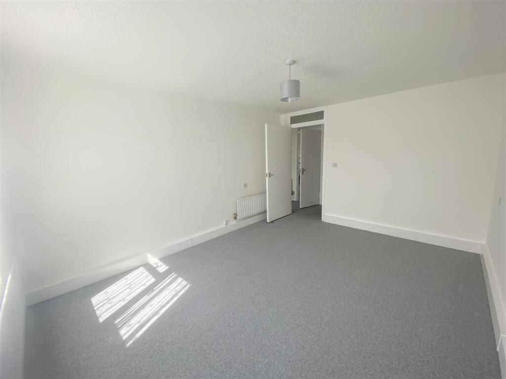 cussons close 6 lounge 1-001lounge.jpg