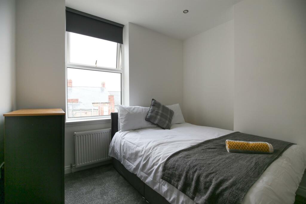 ROOM 4