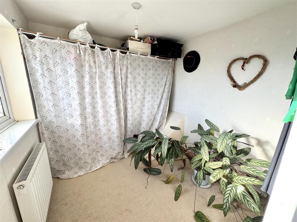 DRESSING ROOM/BEDROOM 3