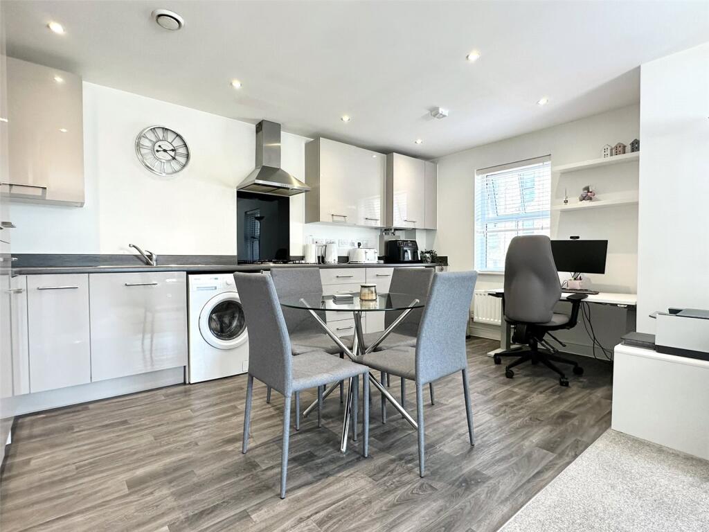 Kitchen/Dining