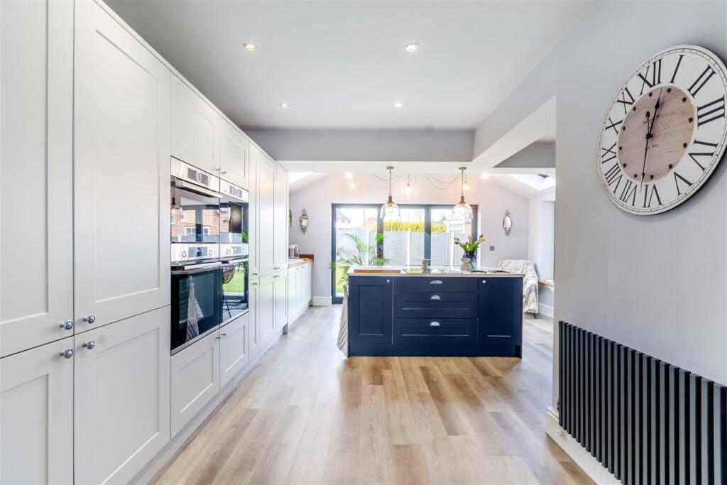 8639118-interior21v2.jpg