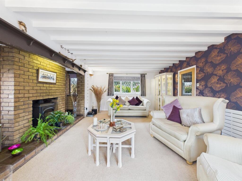 Impressive Lounge