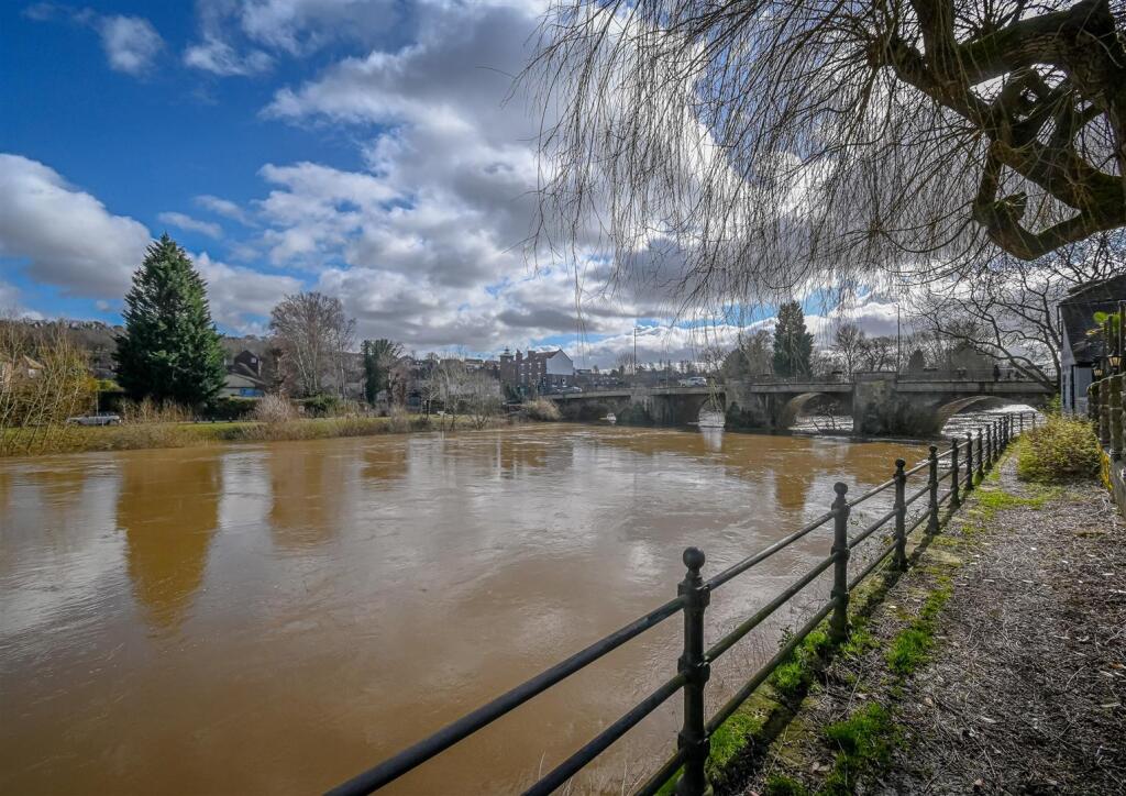 42 Riverside -20.jpg