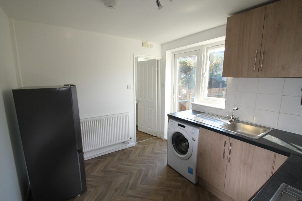 Rowdowns Road, Dagenham, London, RM9