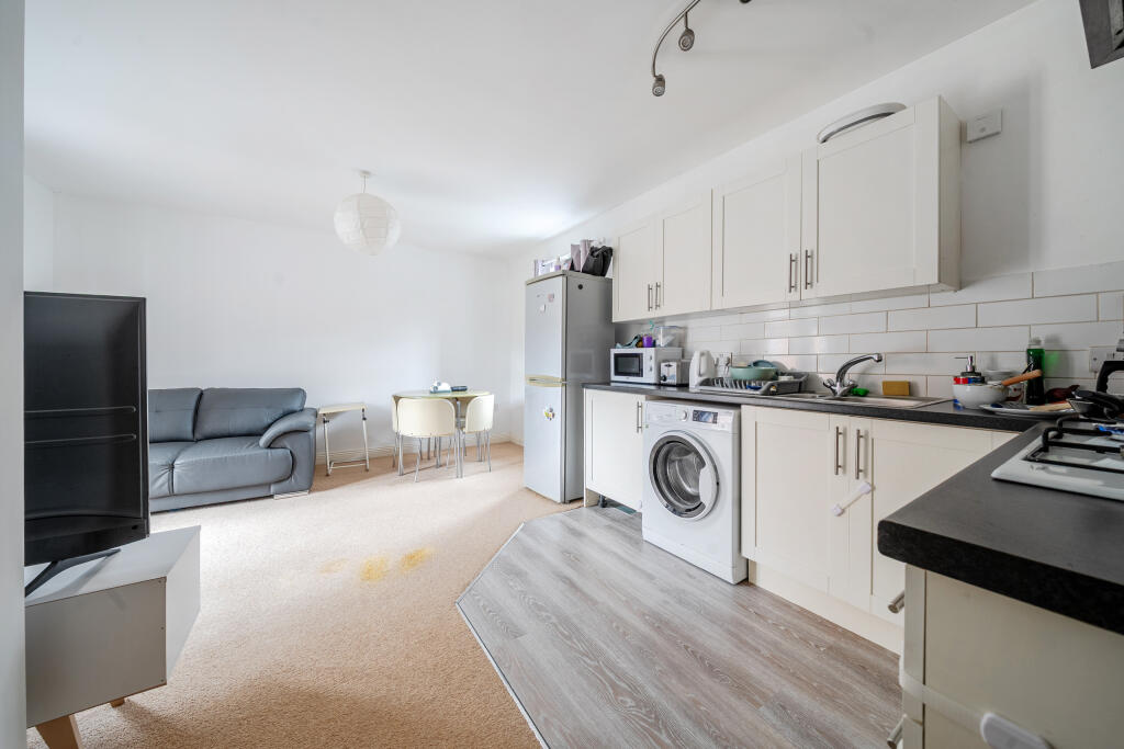 Open Plan Living Room / Kitchen