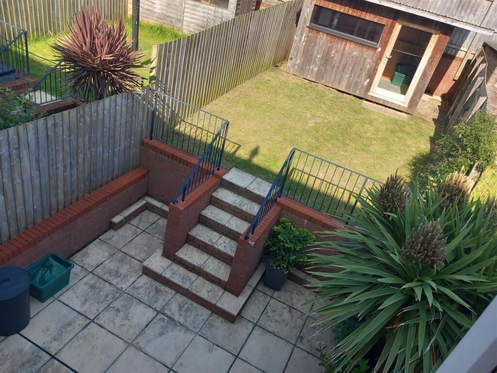 22 Bailey Mews Gdn 1.jpg