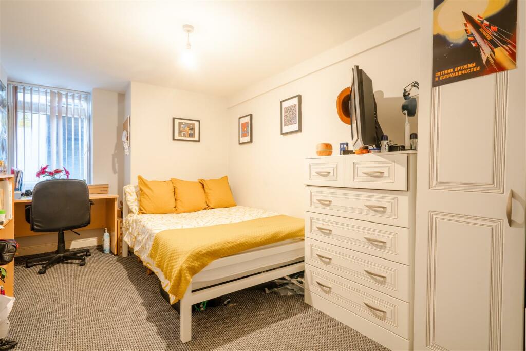 Bedroom 2.jpg