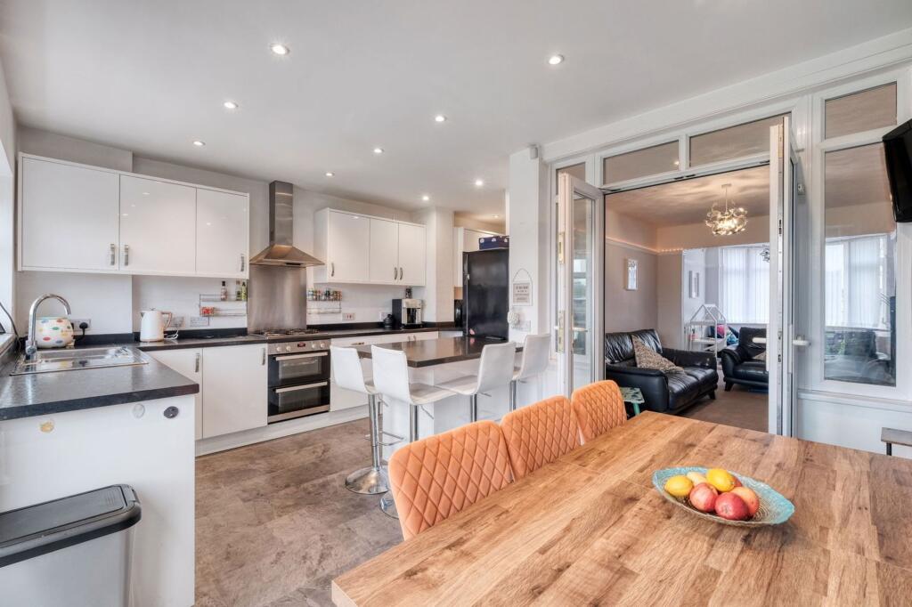 Kitchen / Diner