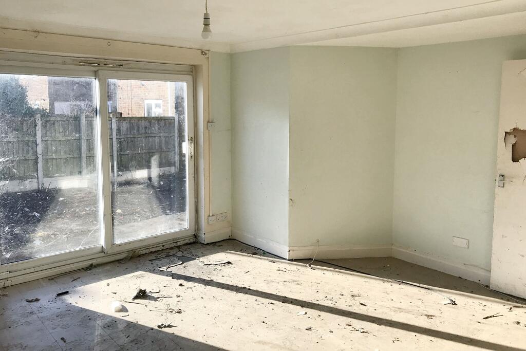 10 Buckerills, Pitsea, Basildon, Essex, SS13 3EP