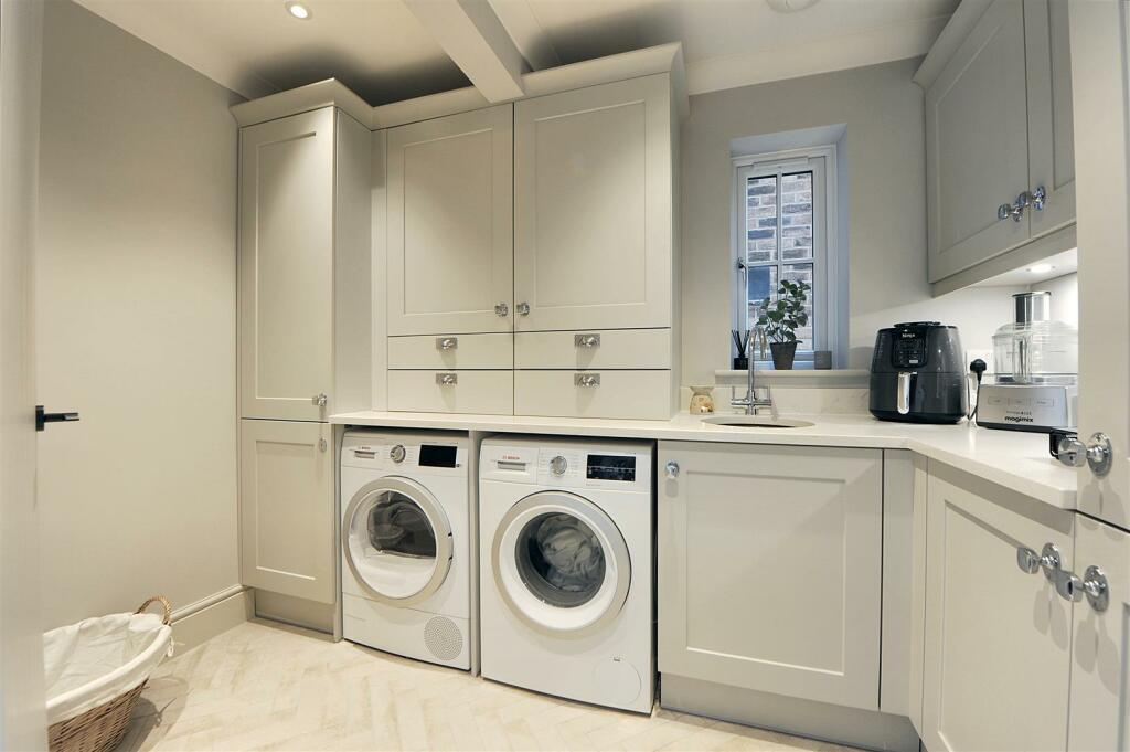 Utility Room.JPG
