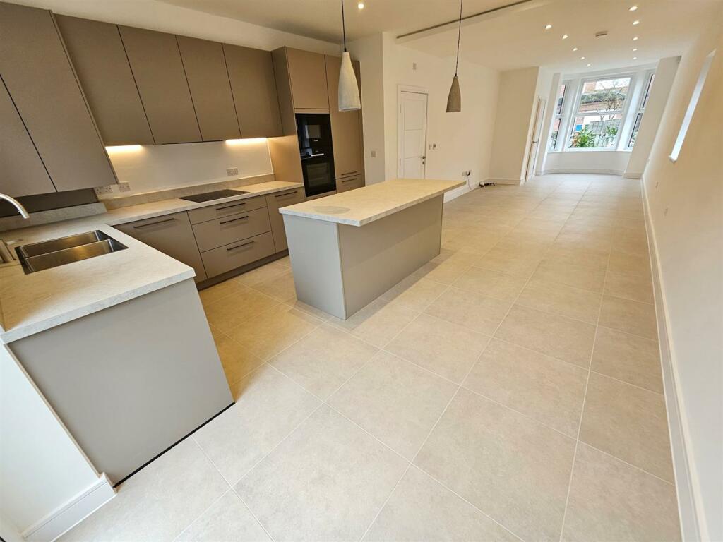 KITCHEN/DINER/LIVING AREA
