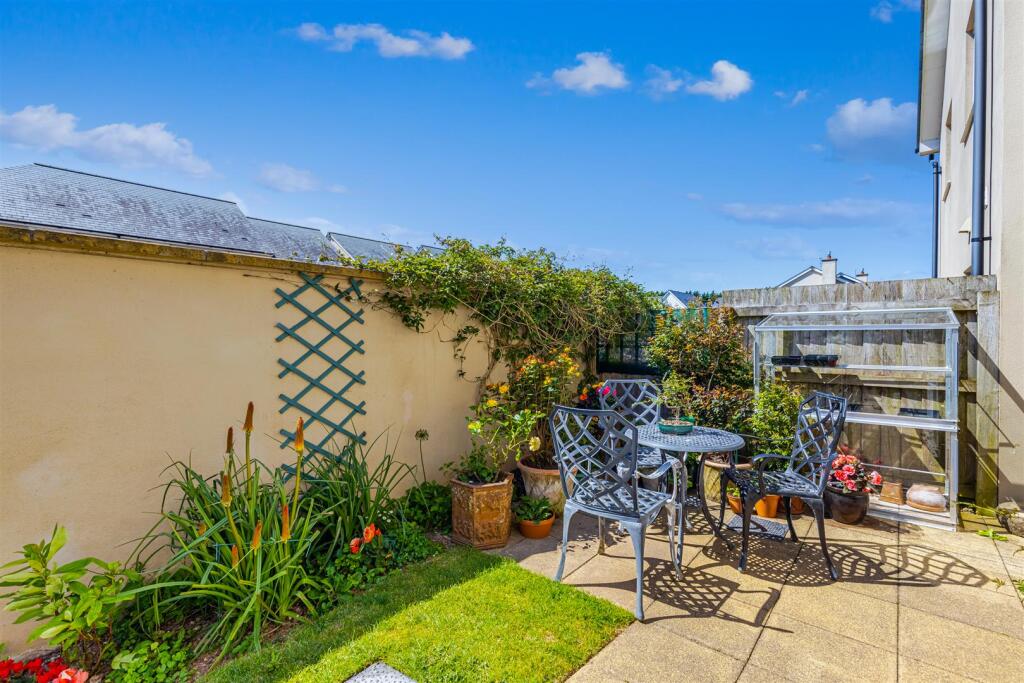 A12 - 5 Eastacoombes Way Marlborough - 250708.jpg