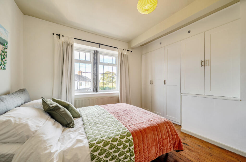 1359936-3-68da558...