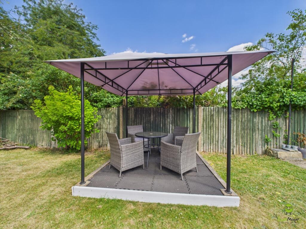 Presented by Nicoleta at EweMove Bexleyheath and D