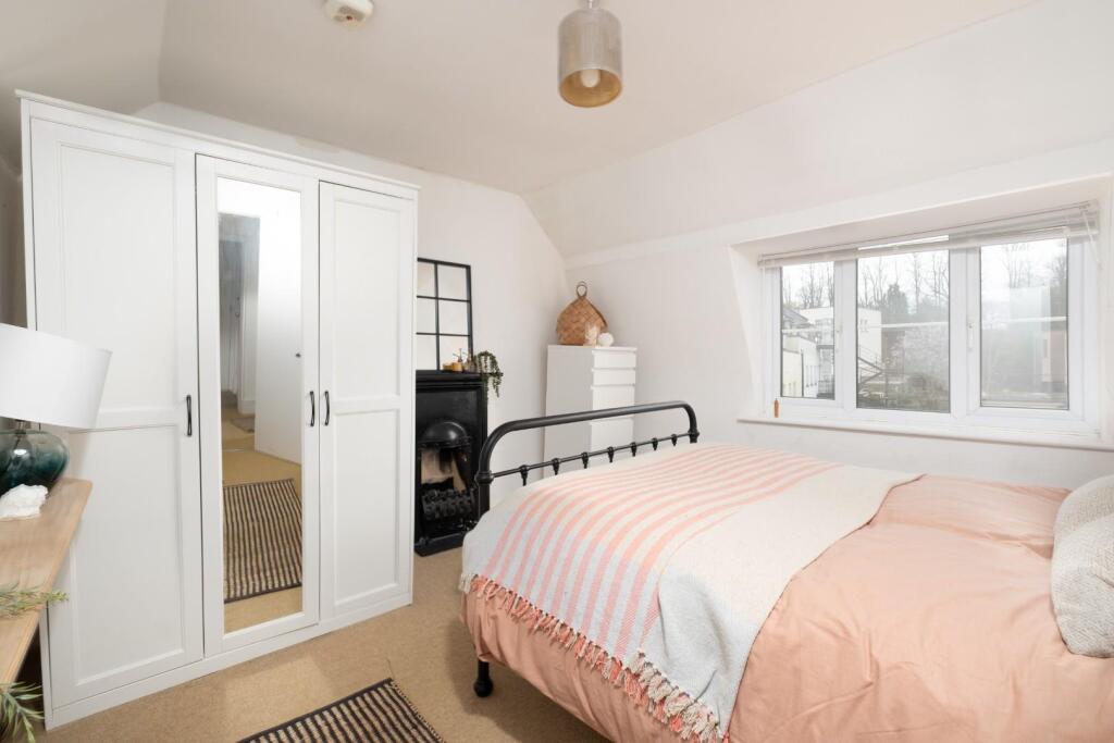 Flat 4, 5 Berkeley Crescent, BS8-.jpg