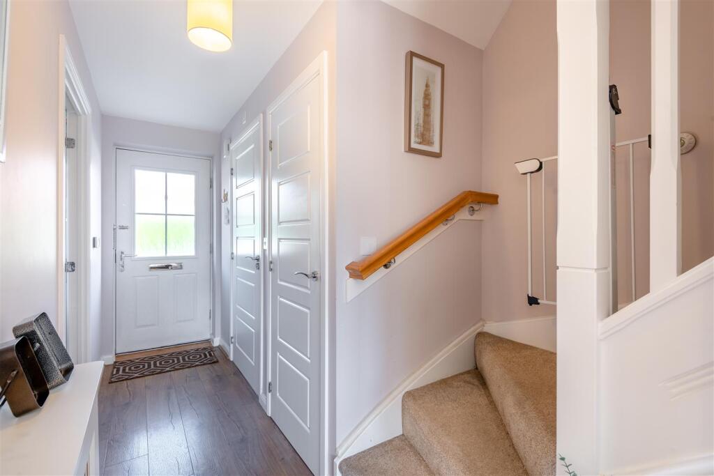 8646130-interior01.jpg