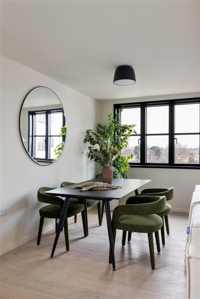 Harley Court, E11