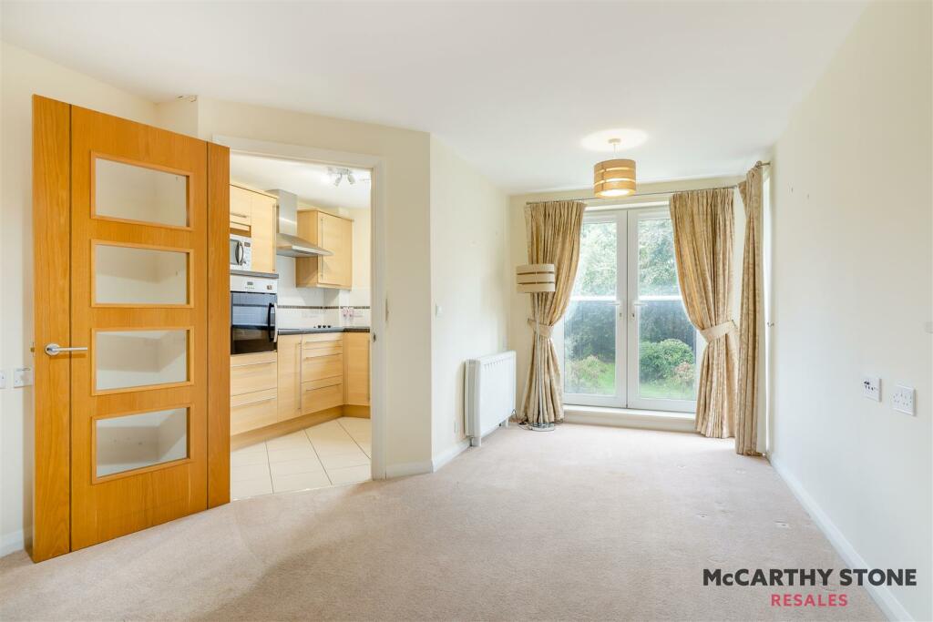 8624714-interior10.jpg