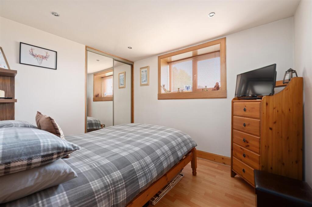 21 Main Street 013.JPG