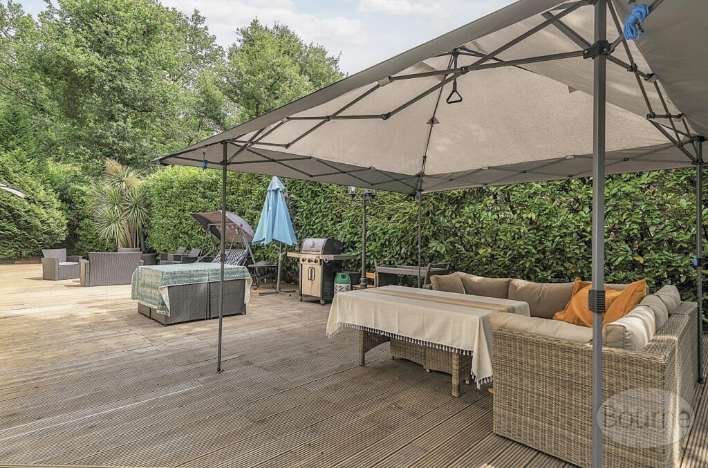 e7aef083-3648-4c9...