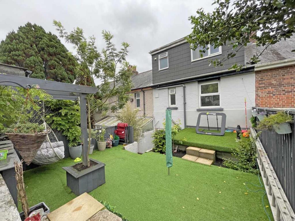 Old Laira Road 331 - Garden.jpg