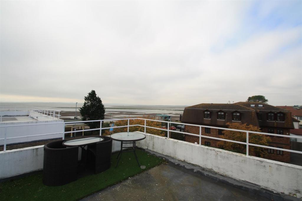 Communal Roof Terrace