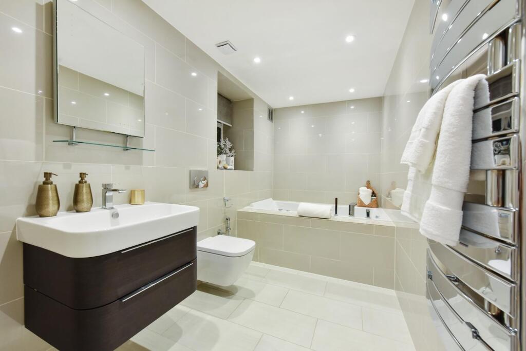 53 Knightsbridge Court (3).JPG