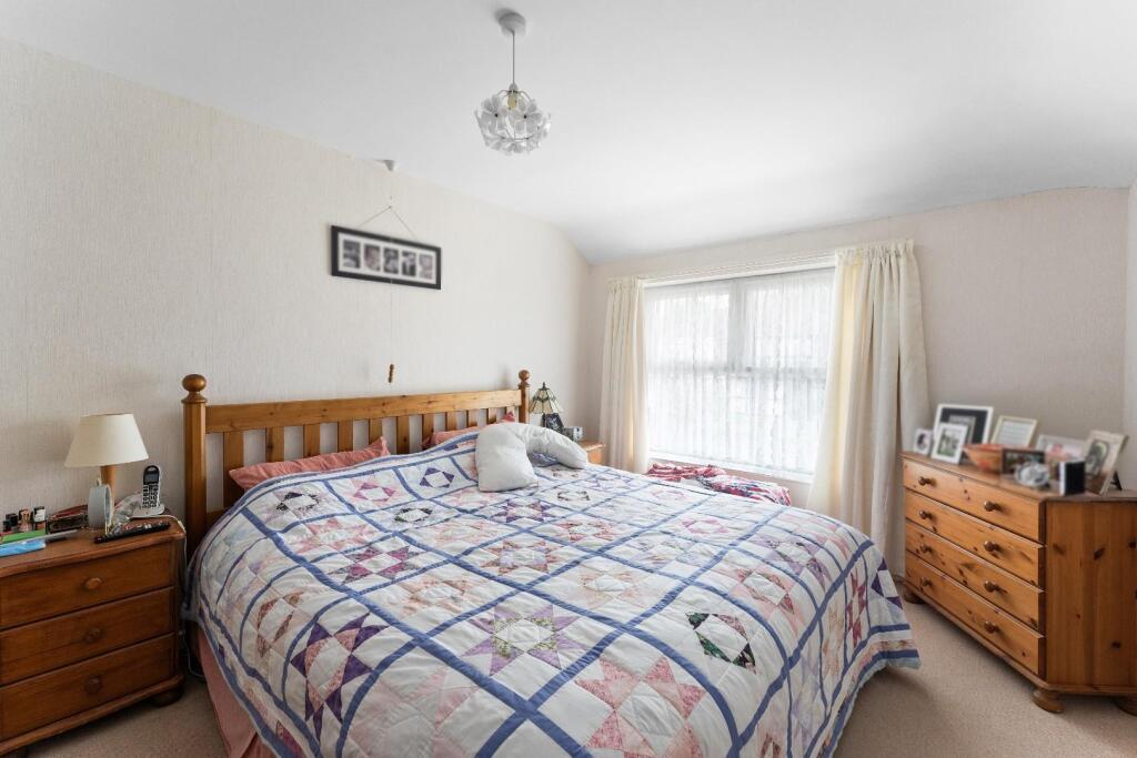 215 Mendip Road Yatton BS49 4ED 6.jpg