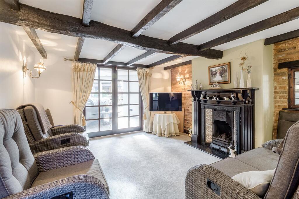 Main Road, Baxterley