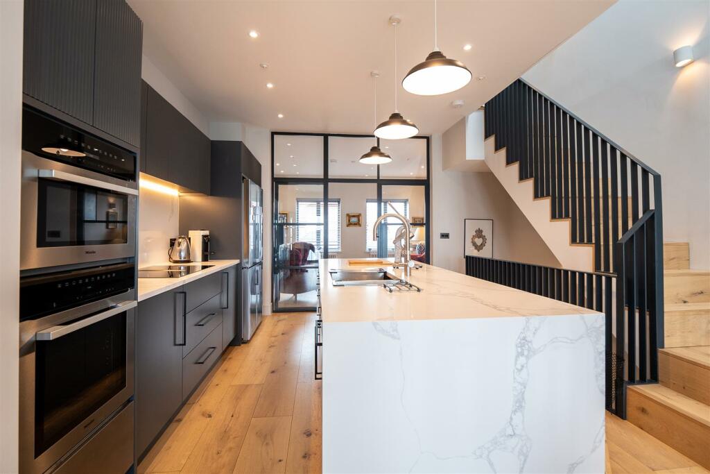 Kitchen..jpg