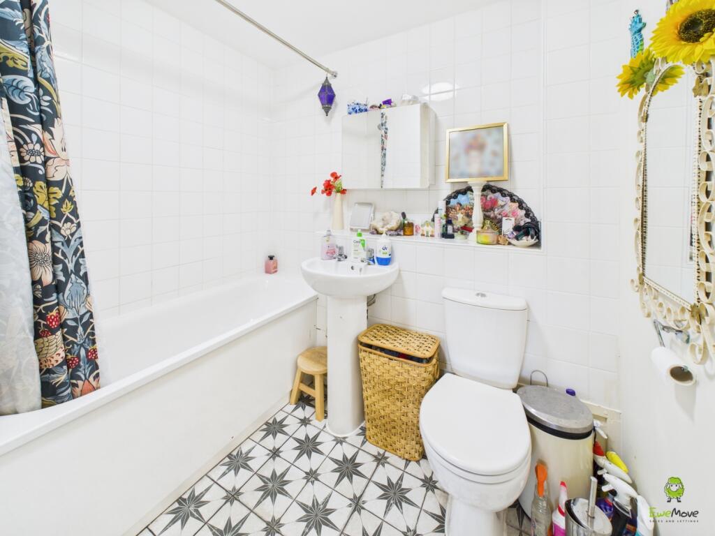 Presented by Clinton at EweMove Bexleyheath and Da