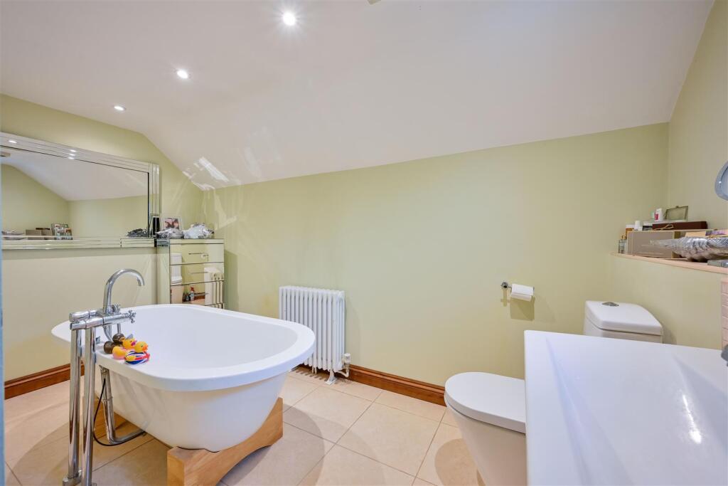 En-Suite Bathroom
