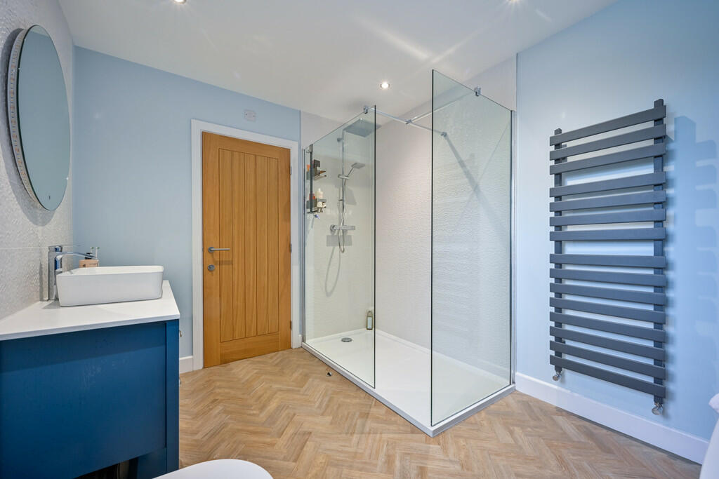 En-Suite Bathroom