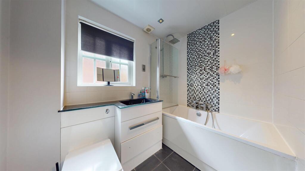 Cavan Drive Bathroom