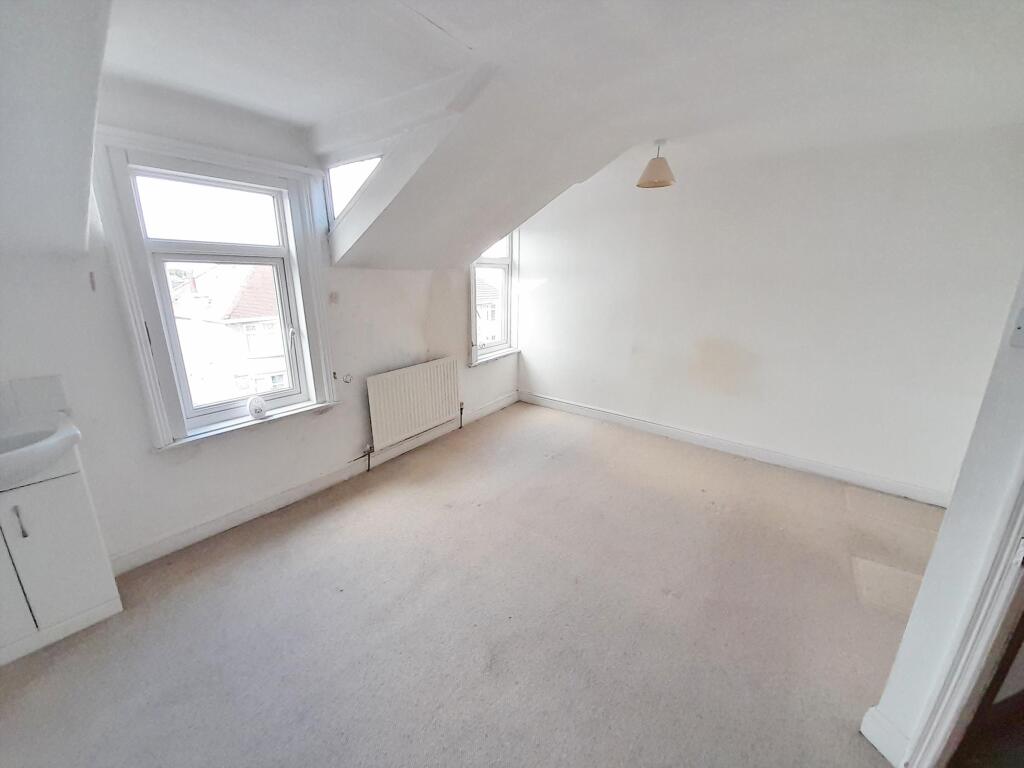 St M Bedroom Top Flo