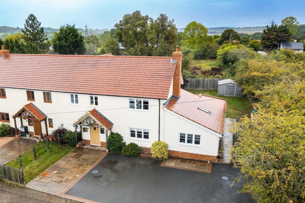 1a, Bumbles Green aerial  (3).jpg