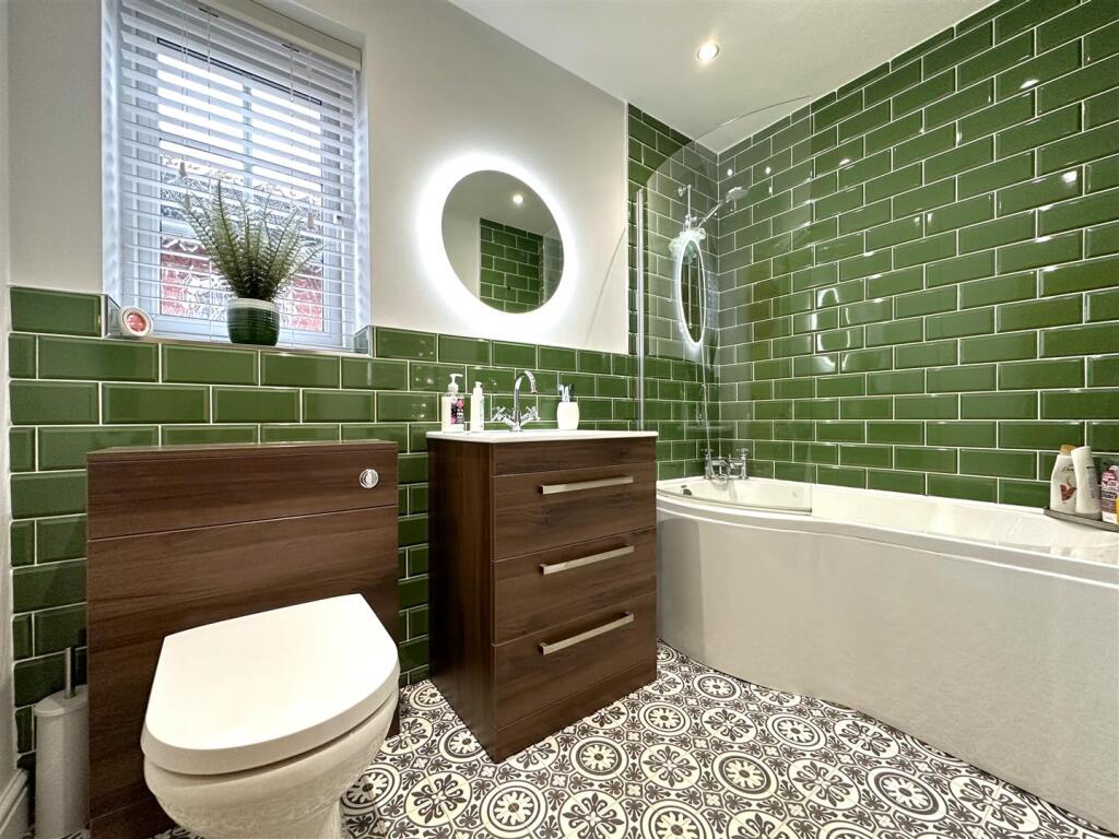 Stunning Family Bathroom 278