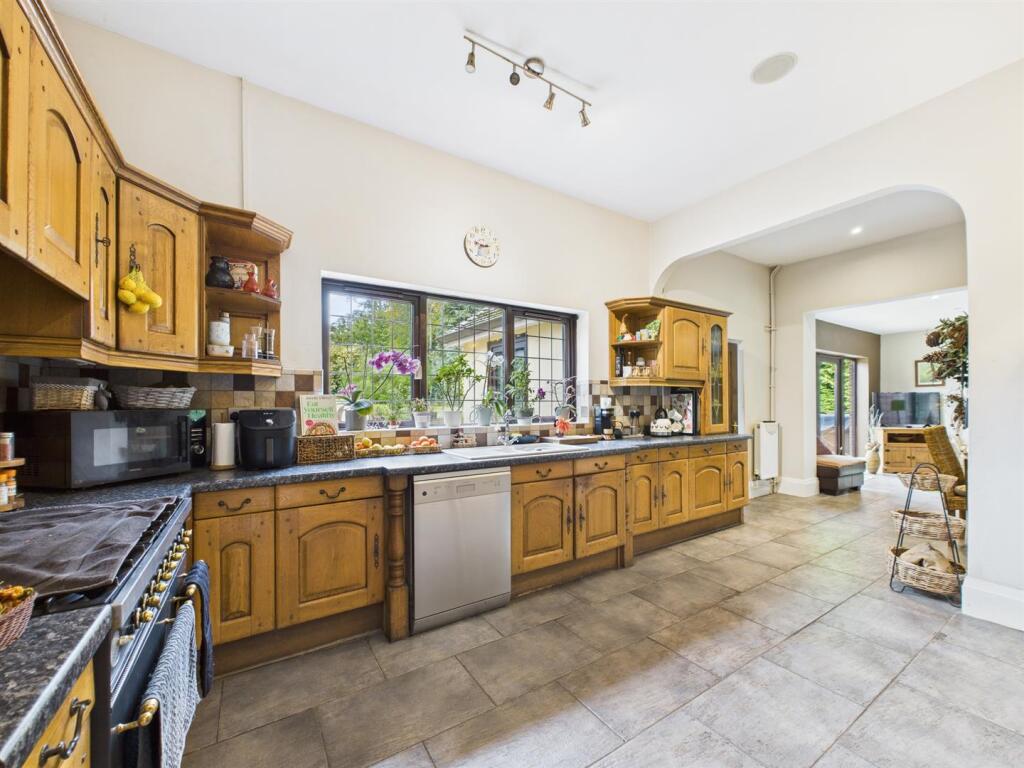 Open Plan Kitchen/Living/Dining Area